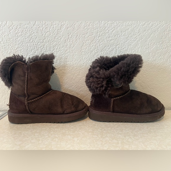 Chocolate Brown UGG boots Toddler 11 - Picture 4 of 8